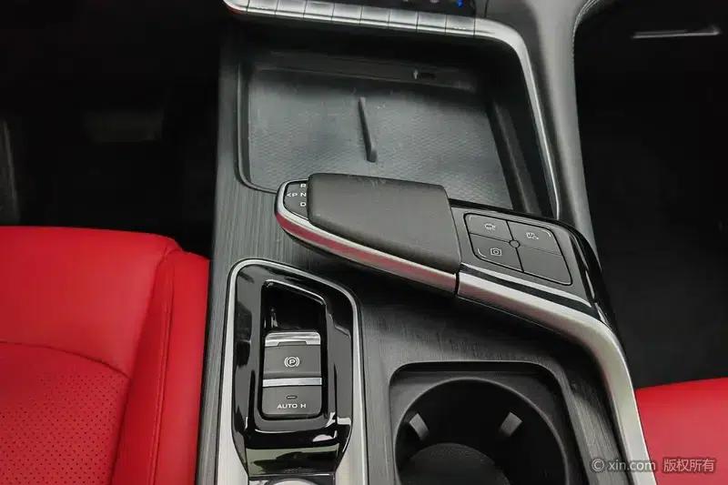 Changan UNI-T 2020 1.5T Premium Edition — миниатюра 15