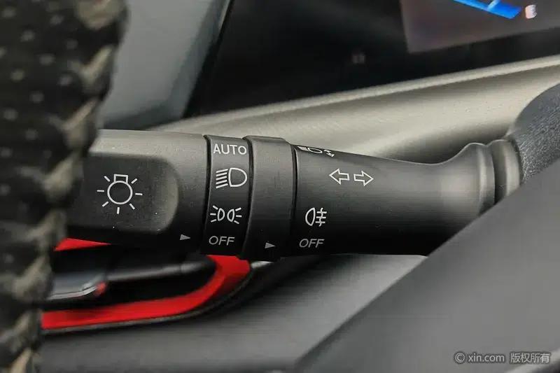 Changan UNI-T 2020 1.5T Premium Edition — миниатюра 16