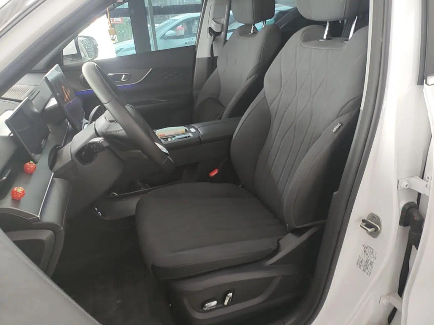 Chery Fengyun T8 2025 1.5T 130 km Luxury 7-Seater — миниатюра 22