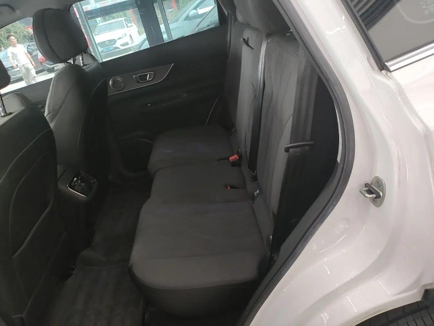 Chery Fengyun T8 2025 1.5T 130 km Luxury 7-Seater — миниатюра 25