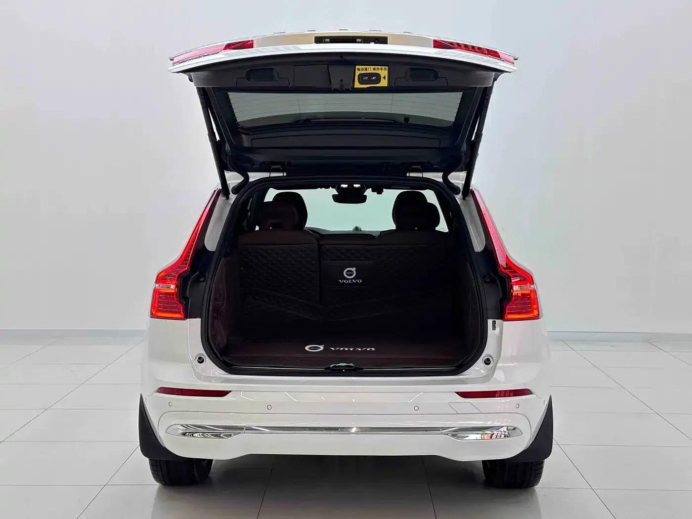 2024 Volvo XC60 Plug-in Hybrid T8 Plug-in Hybrid Long Range AWD Inscription Luxury Edition — миниатюра 8