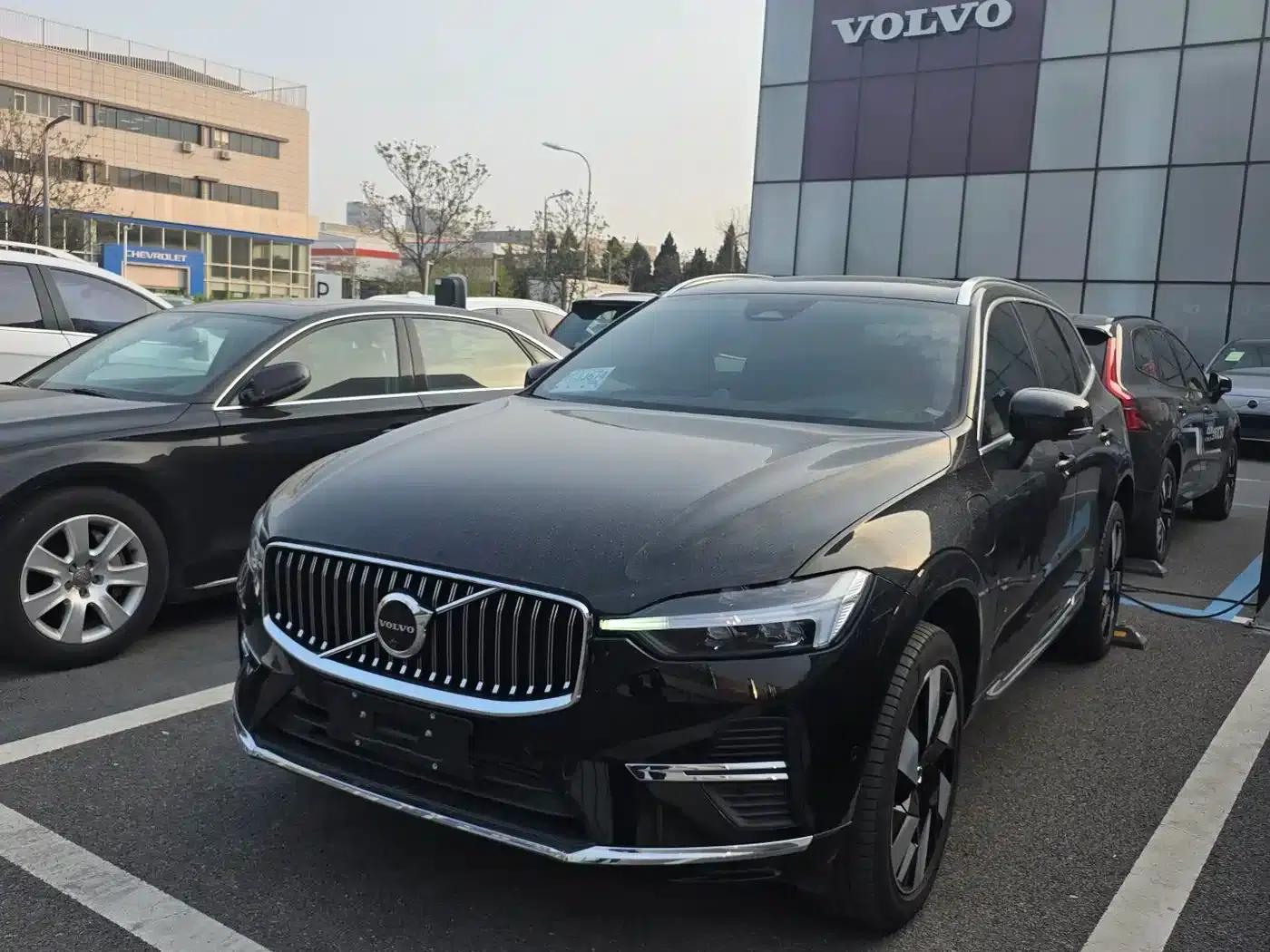 2025 Volvo XC60 Plug-in Hybrid, Long Range AWD Inscription Luxury Edition — миниатюра 2