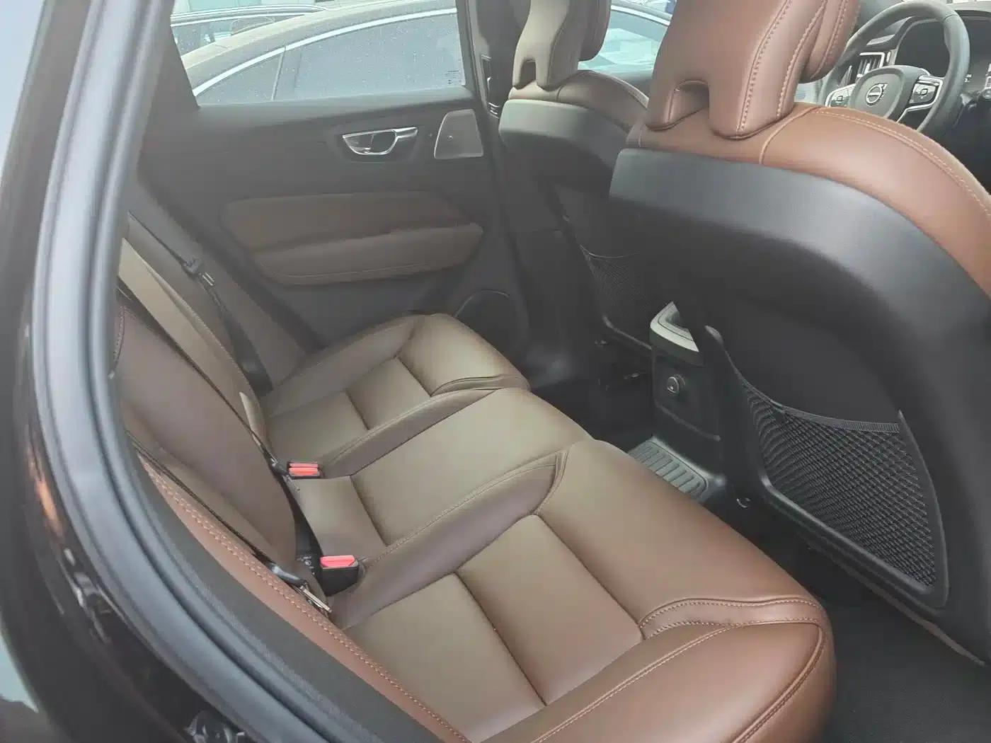 2025 Volvo XC60 Plug-in Hybrid, Long Range AWD Inscription Luxury Edition — миниатюра 9