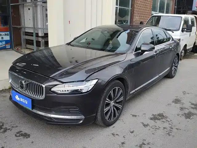 2021 Volvo S90 Plug-in Hybrid T8 E-Drive Hybrid Smart Luxury Edition