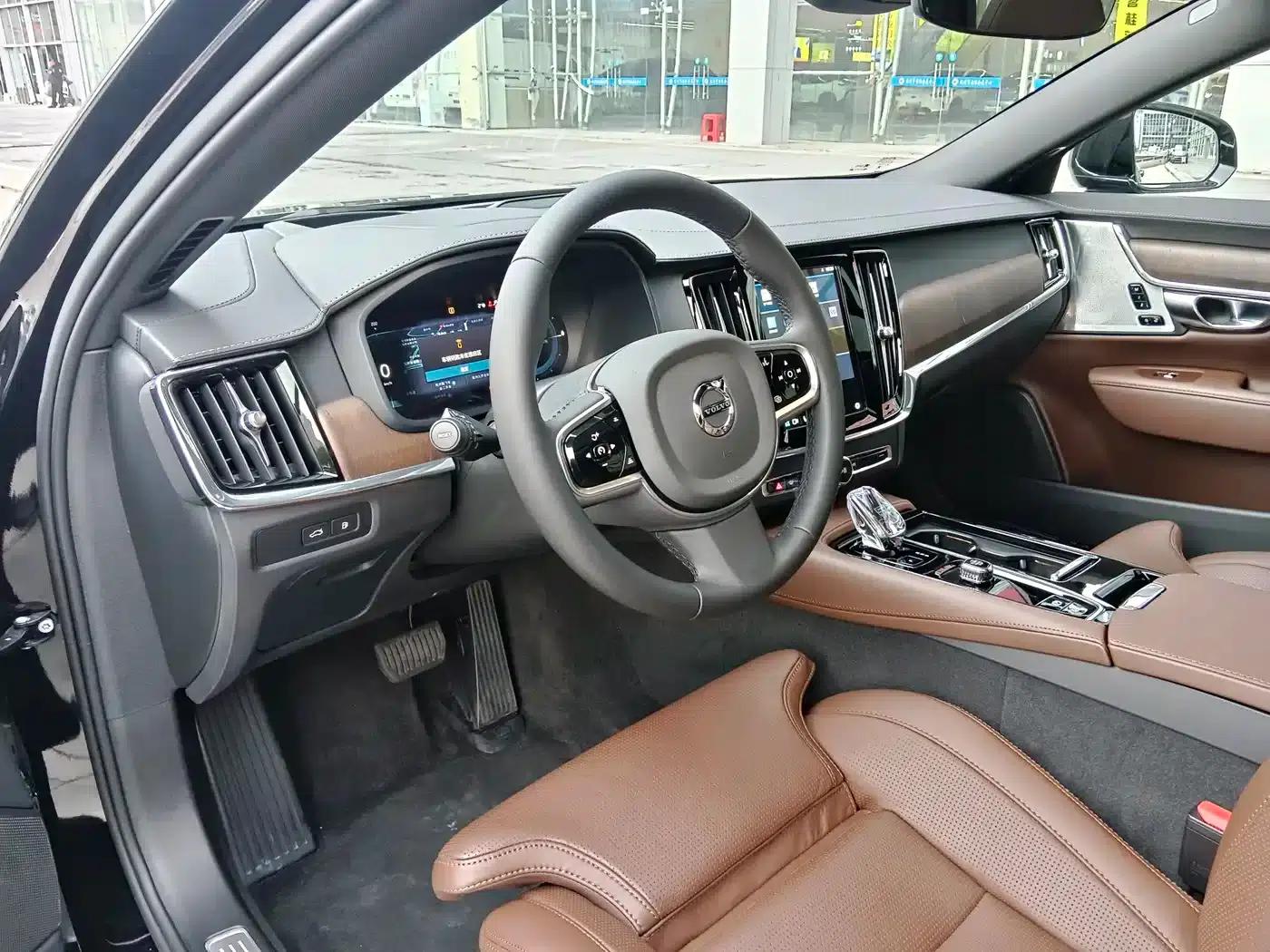 2024 Volvo S90 Plug-in Hybrid, All-Wheel Drive, Long Range, Inscription Luxury Edition — миниатюра 12