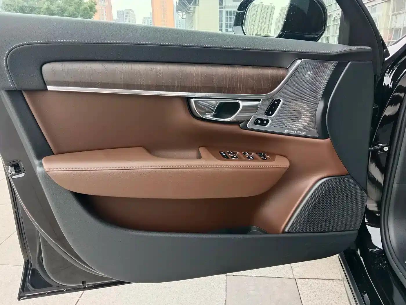 2024 Volvo S90 Plug-in Hybrid, All-Wheel Drive, Long Range, Inscription Luxury Edition — миниатюра 14