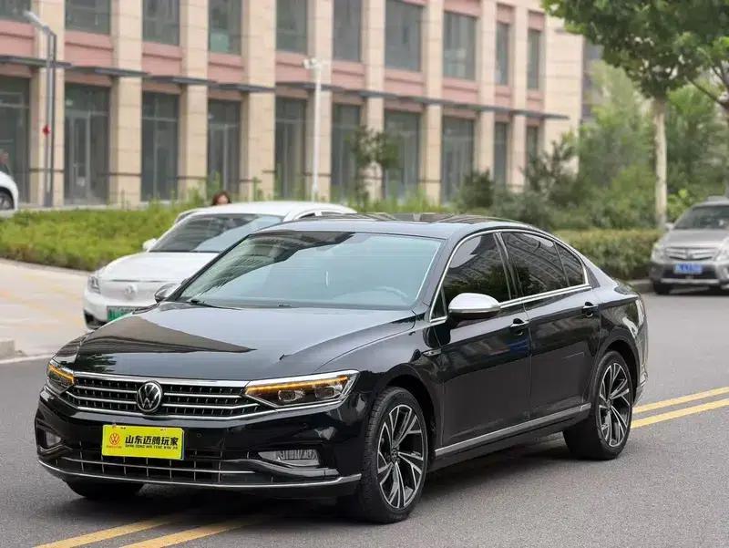 2020 Volkswagen Passat 380TSI DSG Premium — миниатюра 1