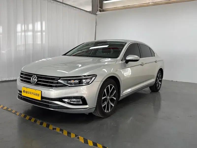 2020 Volkswagen Passat 330TSI DSG Leading Edition — миниатюра 1