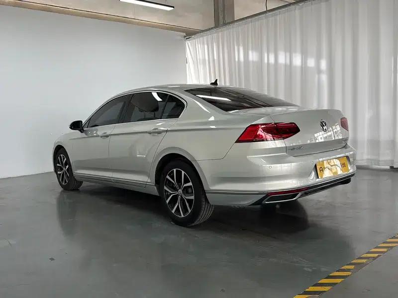 2020 Volkswagen Passat 330TSI DSG Leading Edition — миниатюра 5