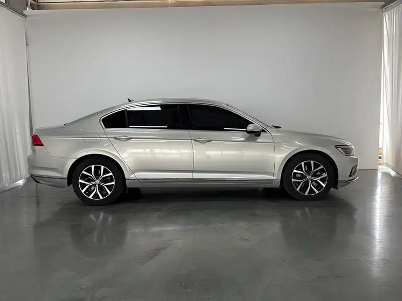 2020 Volkswagen Passat 330TSI DSG Leading Edition — миниатюра 8