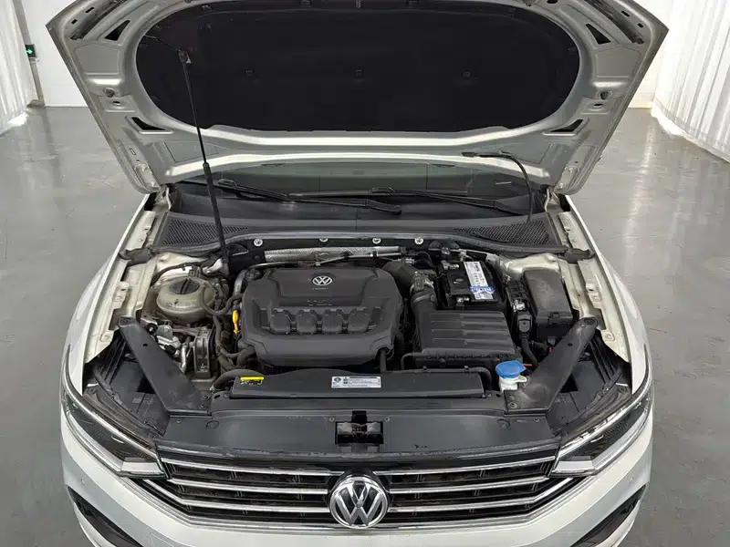 2020 Volkswagen Passat 330TSI DSG Leading Edition — миниатюра 10