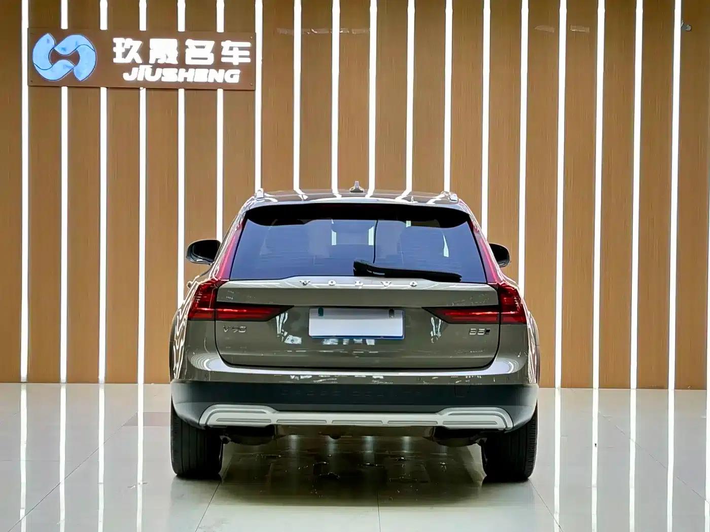2021 Volvo V90 Cross Country B5 AWD Ultimate Edition — миниатюра 21