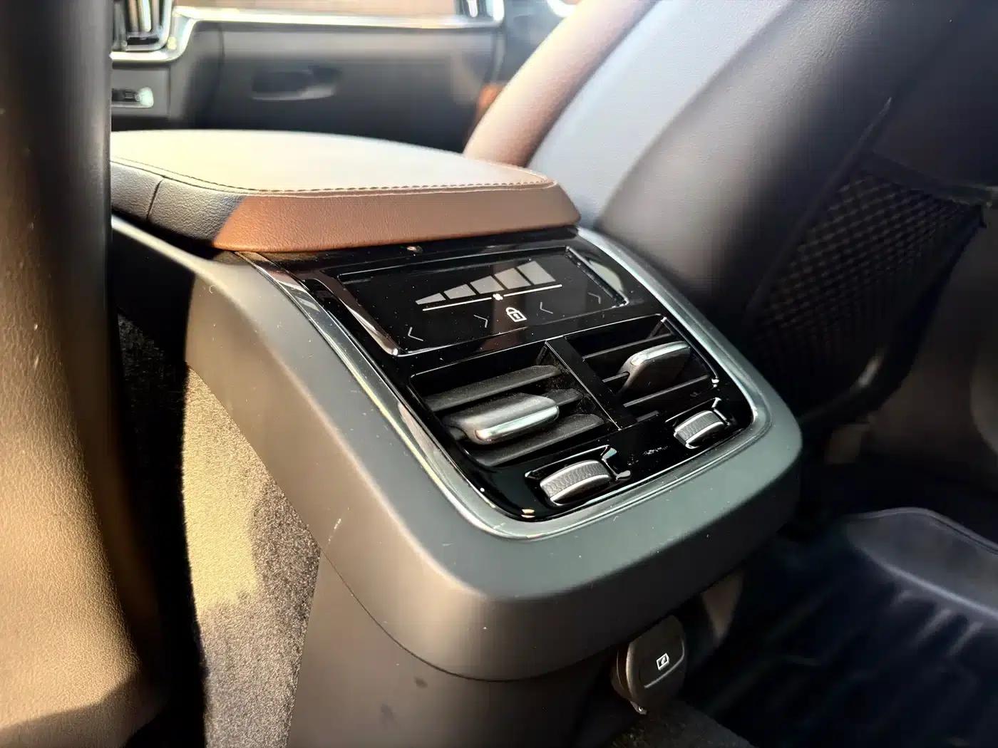 2023 Volvo V90 Cross Country B5 AWD Smart Edition — миниатюра 14