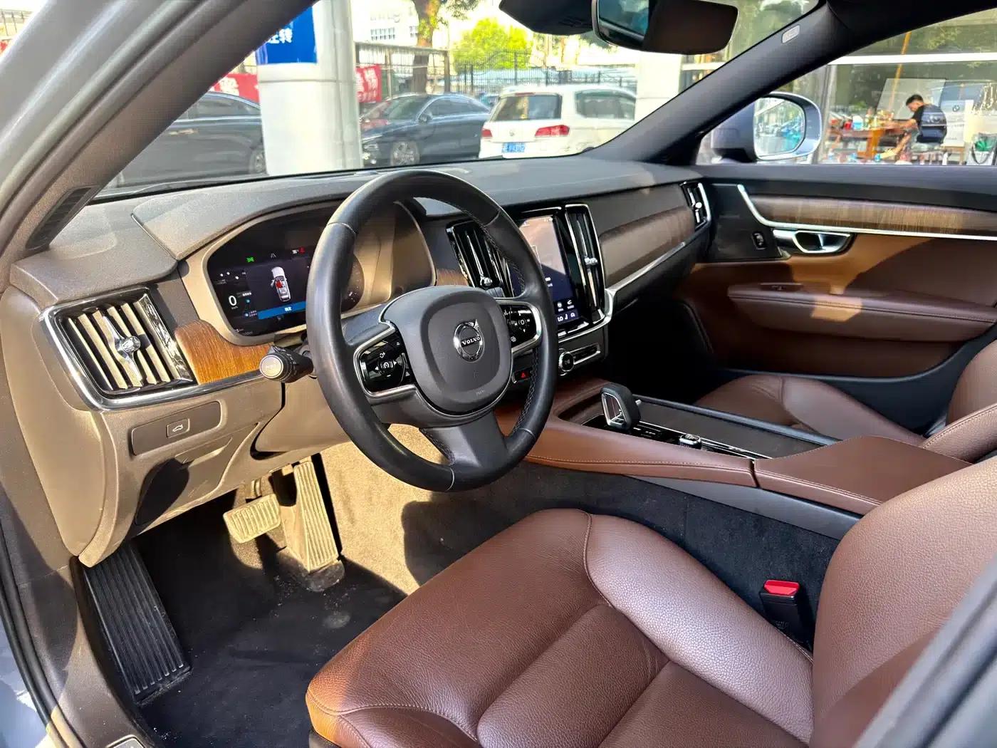 2023 Volvo V90 Cross Country B5 AWD Smart Edition — миниатюра 9