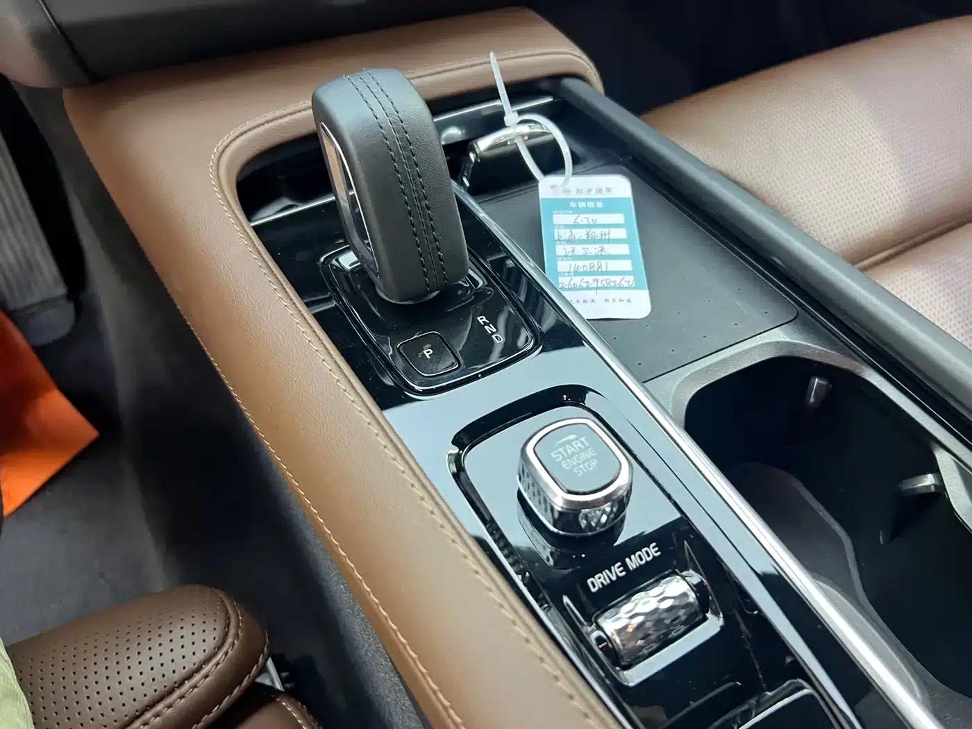 2022 Volvo V90 Cross Country B5 AWD Ultimate Edition — миниатюра 14