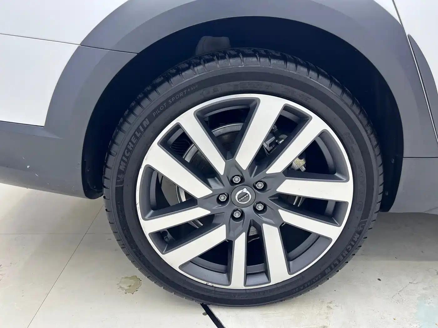 2022 Volvo V90 Cross Country B5 AWD Ultimate Edition — миниатюра 21