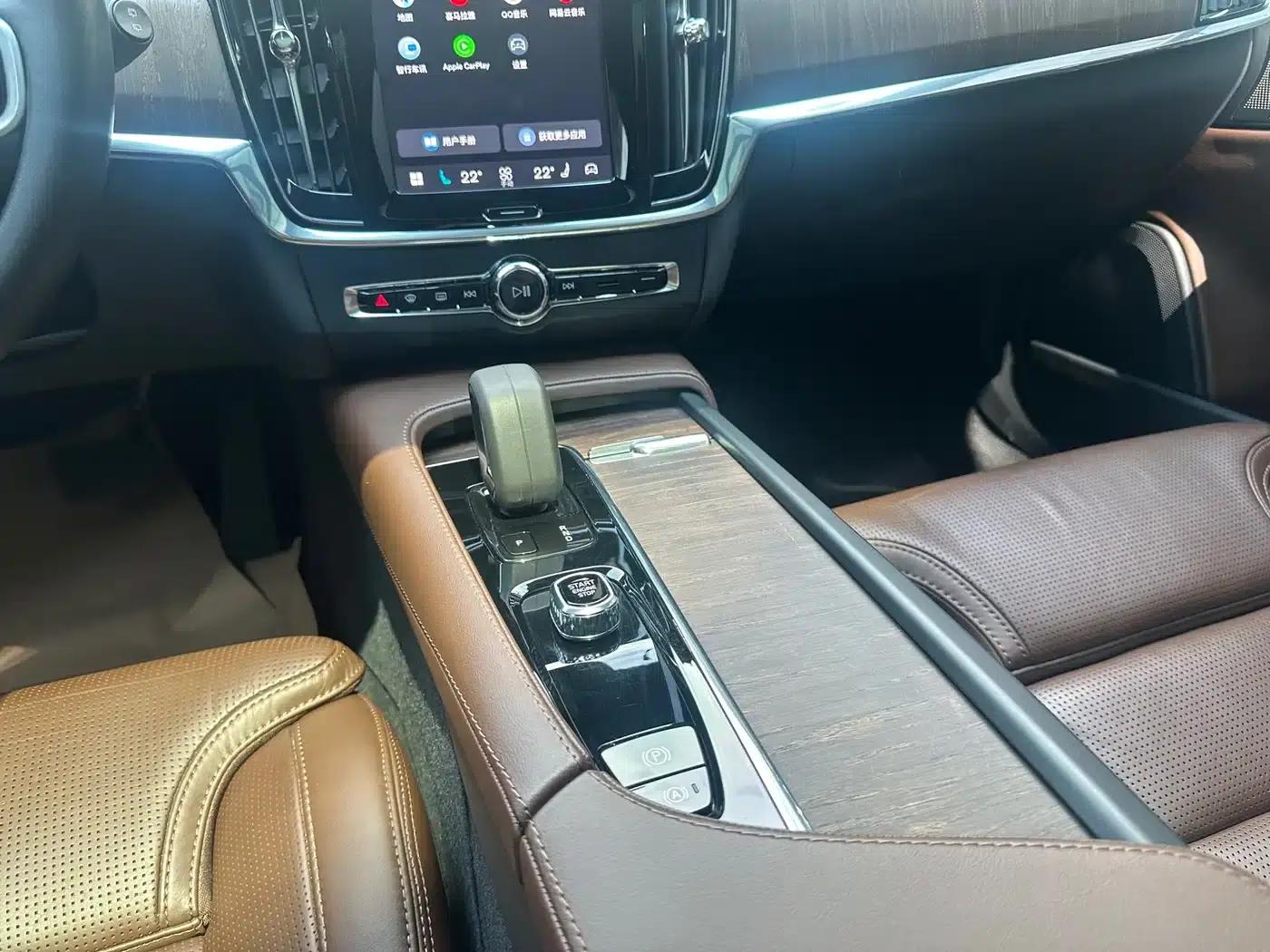 2022 Volvo V90 Cross Country B5 AWD Ultimate Edition — миниатюра 15