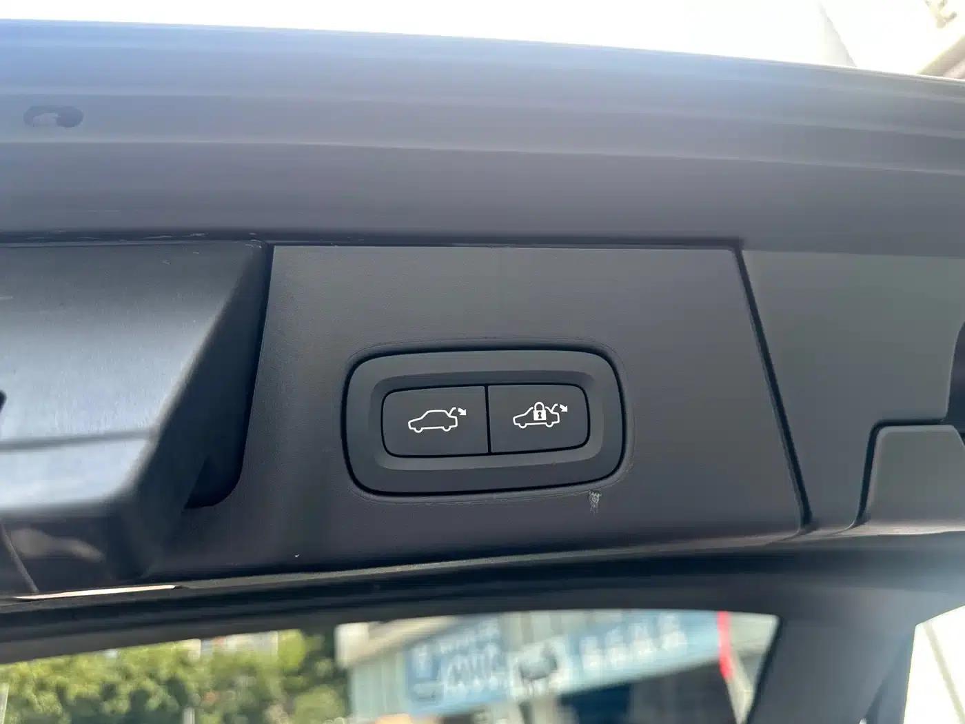 2022 Volvo V90 Cross Country B5 AWD Ultimate Edition — миниатюра 21