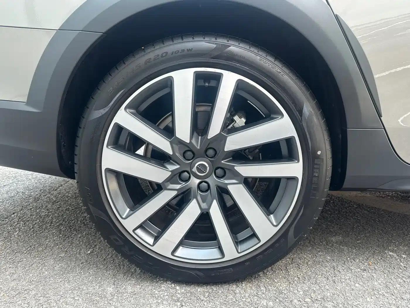 2022 Volvo V90 Cross Country B5 AWD Ultimate Edition — миниатюра 25