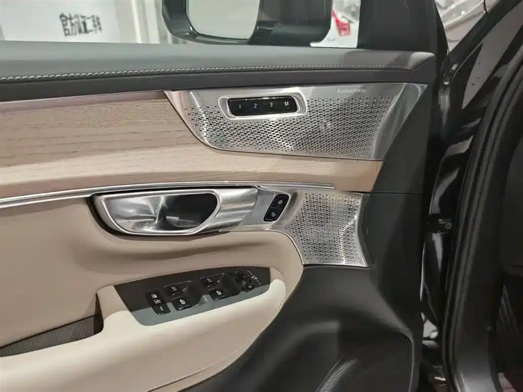 2025 Volvo XC90 Plug-in Hybrid Facelift T8 Luxury 7-Seater — миниатюра 12