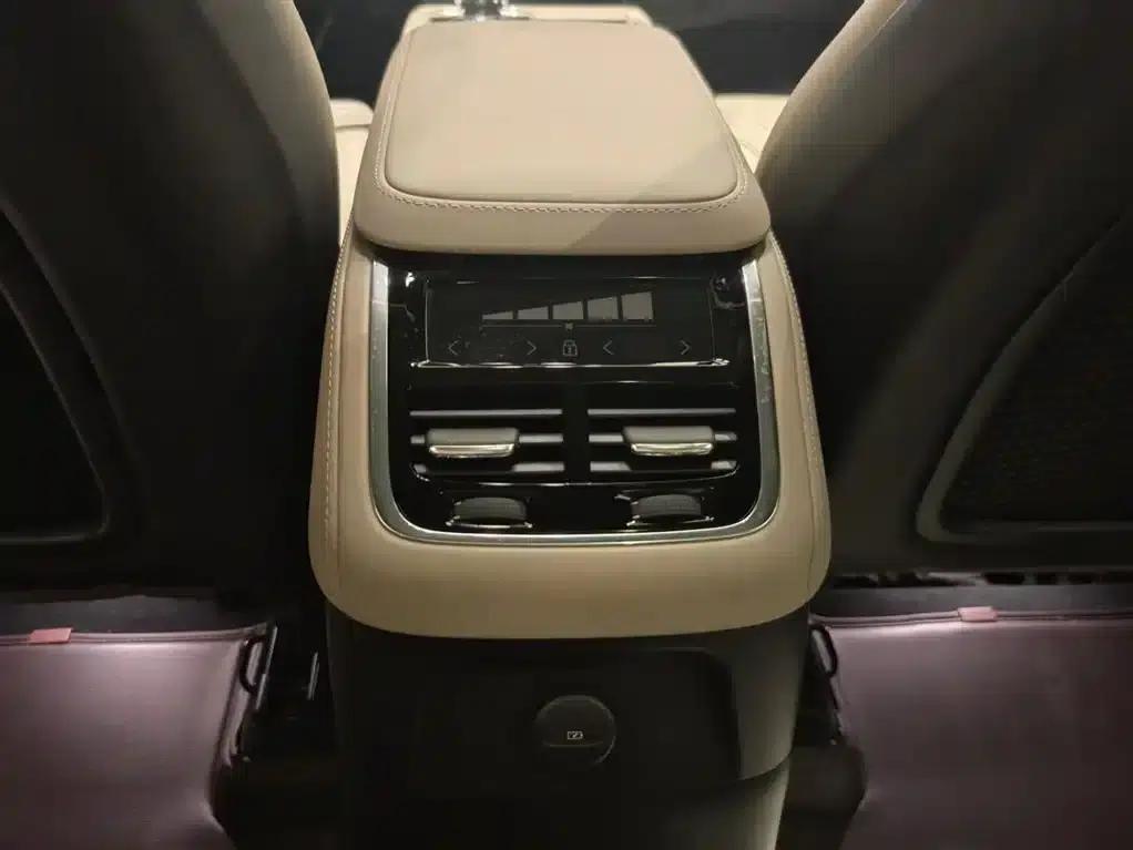 2025 Volvo XC90 Plug-in Hybrid Facelift T8 Luxury 7-Seater — миниатюра 15
