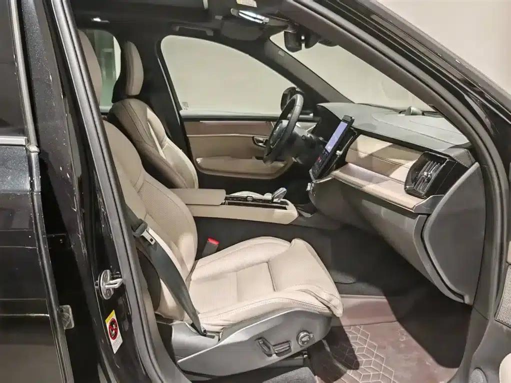 2025 Volvo XC90 Plug-in Hybrid Facelift T8 Luxury 7-Seater — миниатюра 6