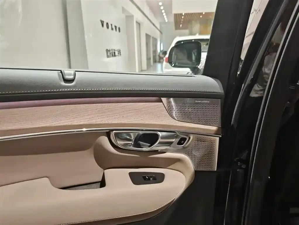 2025 Volvo XC90 Plug-in Hybrid Facelift T8 Luxury 7-Seater — миниатюра 7