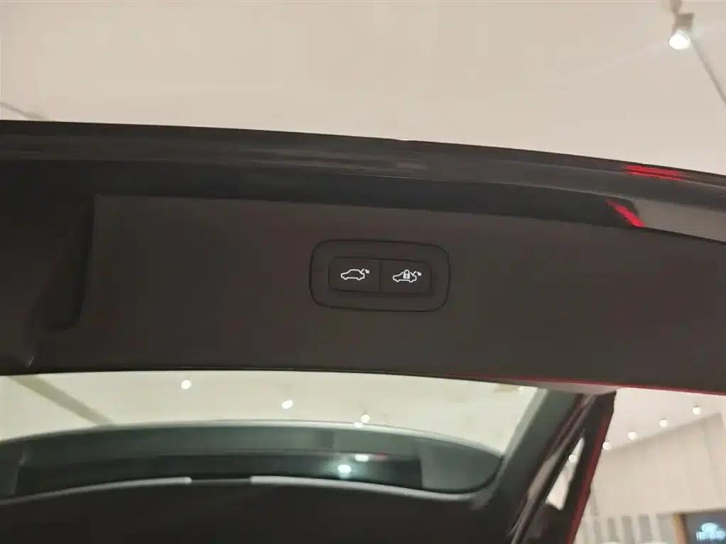 2025 Volvo XC90 Plug-in Hybrid Facelift T8 Luxury 7-Seater — миниатюра 8