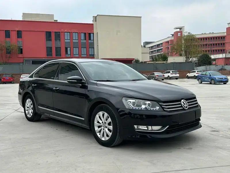 2011 Passat 1.8TSI DSG Royal Edition — миниатюра 3