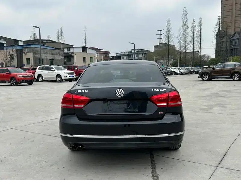 2011 Passat 1.8TSI DSG Royal Edition — миниатюра 5