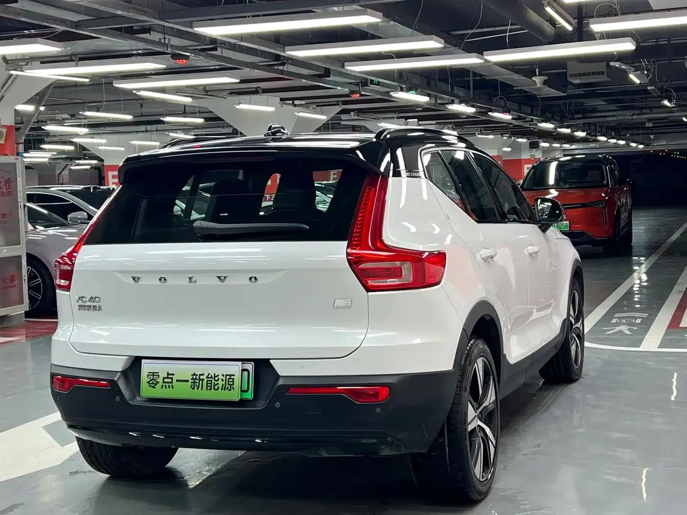 Volvo XC40 PHEV 2021 P8 Pure Electric AWD Inscription Sport Edition — миниатюра 5