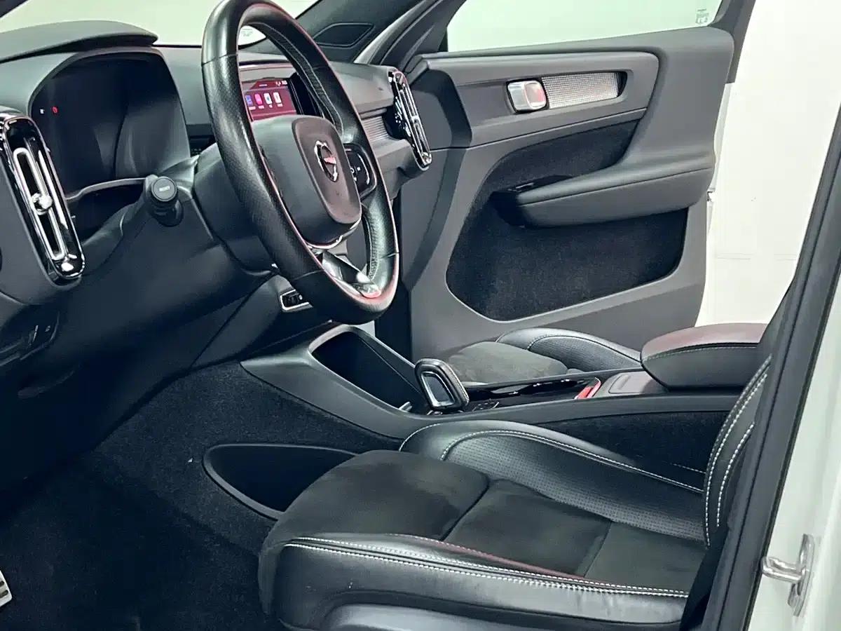 Volvo XC40 PHEV 2021 P8 Pure Electric AWD Inscription Sport Edition — миниатюра 9