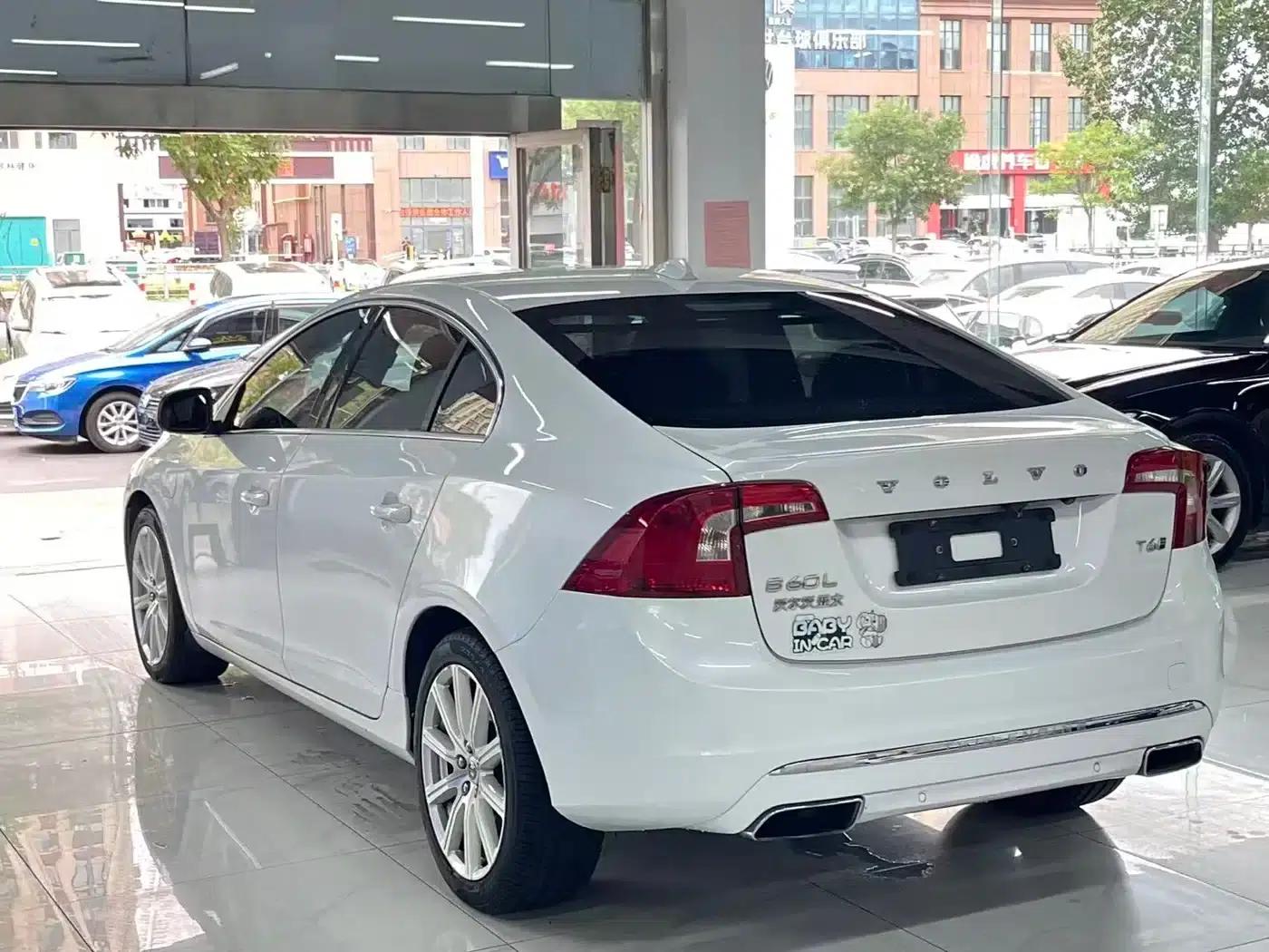 2018 Volvo S60 Plug-in Hybrid, S60L E-Drive Hybrid T6 Entry Edition — миниатюра 5