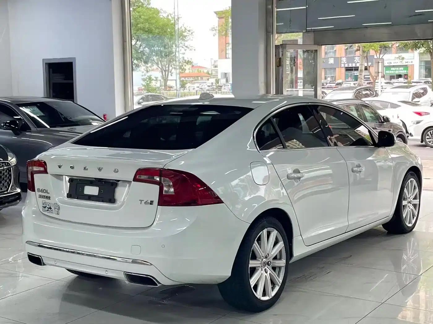 2018 Volvo S60 Plug-in Hybrid, S60L E-Drive Hybrid T6 Entry Edition — миниатюра 6