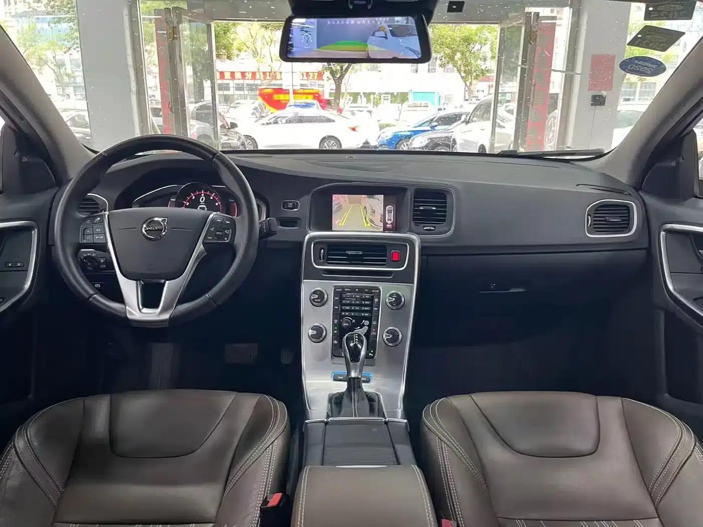 2018 Volvo S60 Plug-in Hybrid, S60L E-Drive Hybrid T6 Entry Edition — миниатюра 9