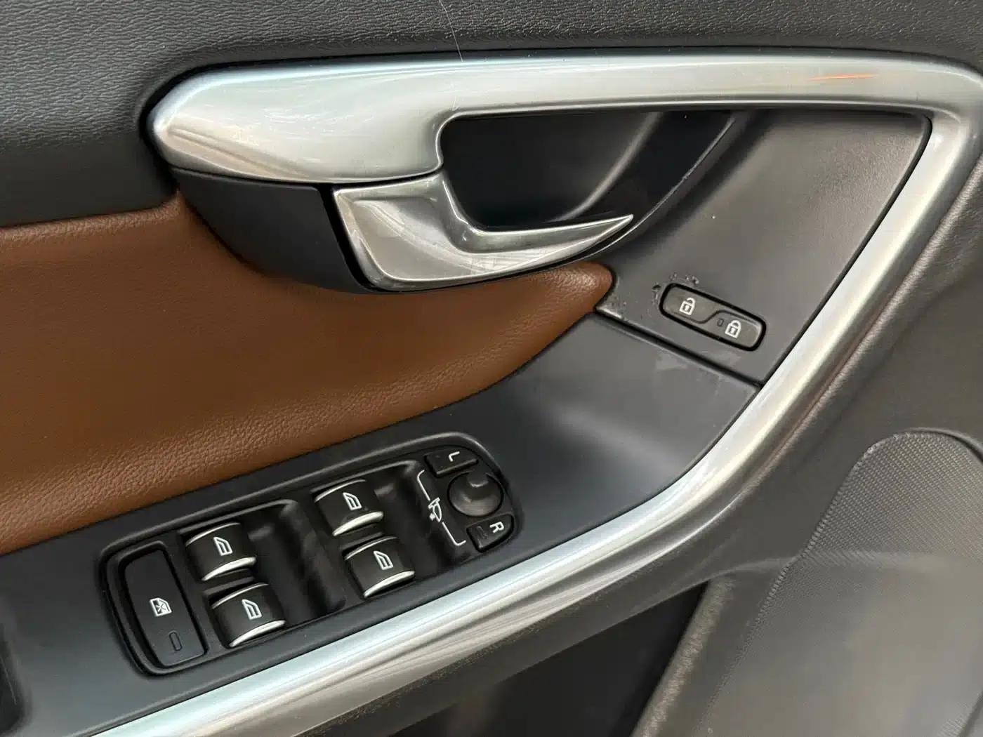 2015 Volvo S60 Plug-in Hybrid, S60L E-Drive Hybrid T6 Smart Edition — миниатюра 14
