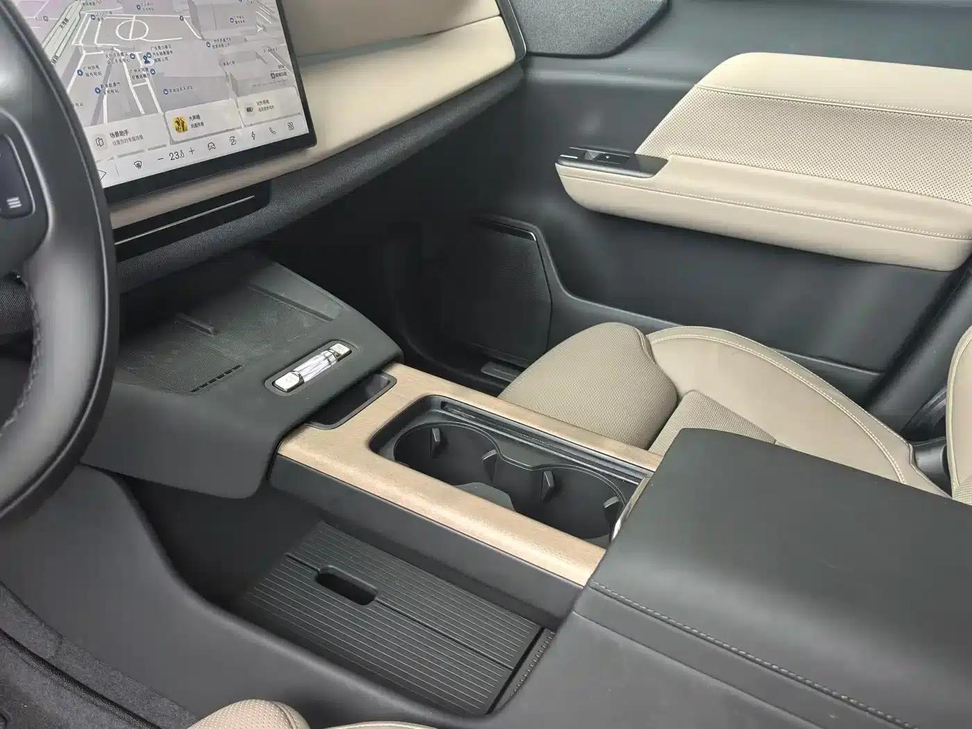 2026 Volvo XC70 Plug-in Hybrid, All-Wheel Drive, Ultra Range — миниатюра 7