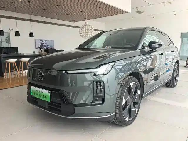 2026 Volvo XC70 Plug-in Hybrid, All-Wheel Drive, Ultra Range