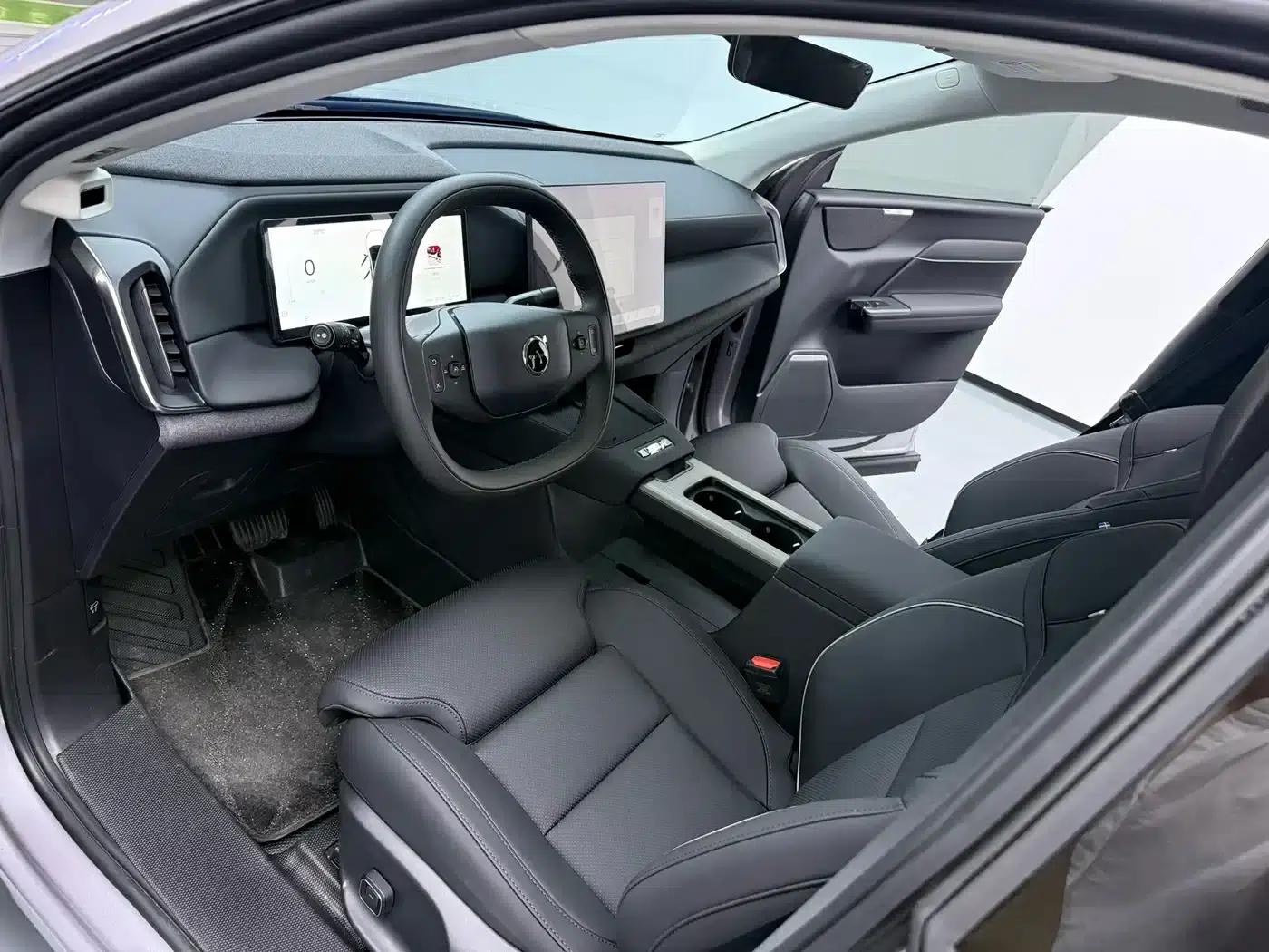 2026 Volvo XC70 Plug-in Hybrid, All-Wheel Drive, Extended Range Plus — миниатюра 7