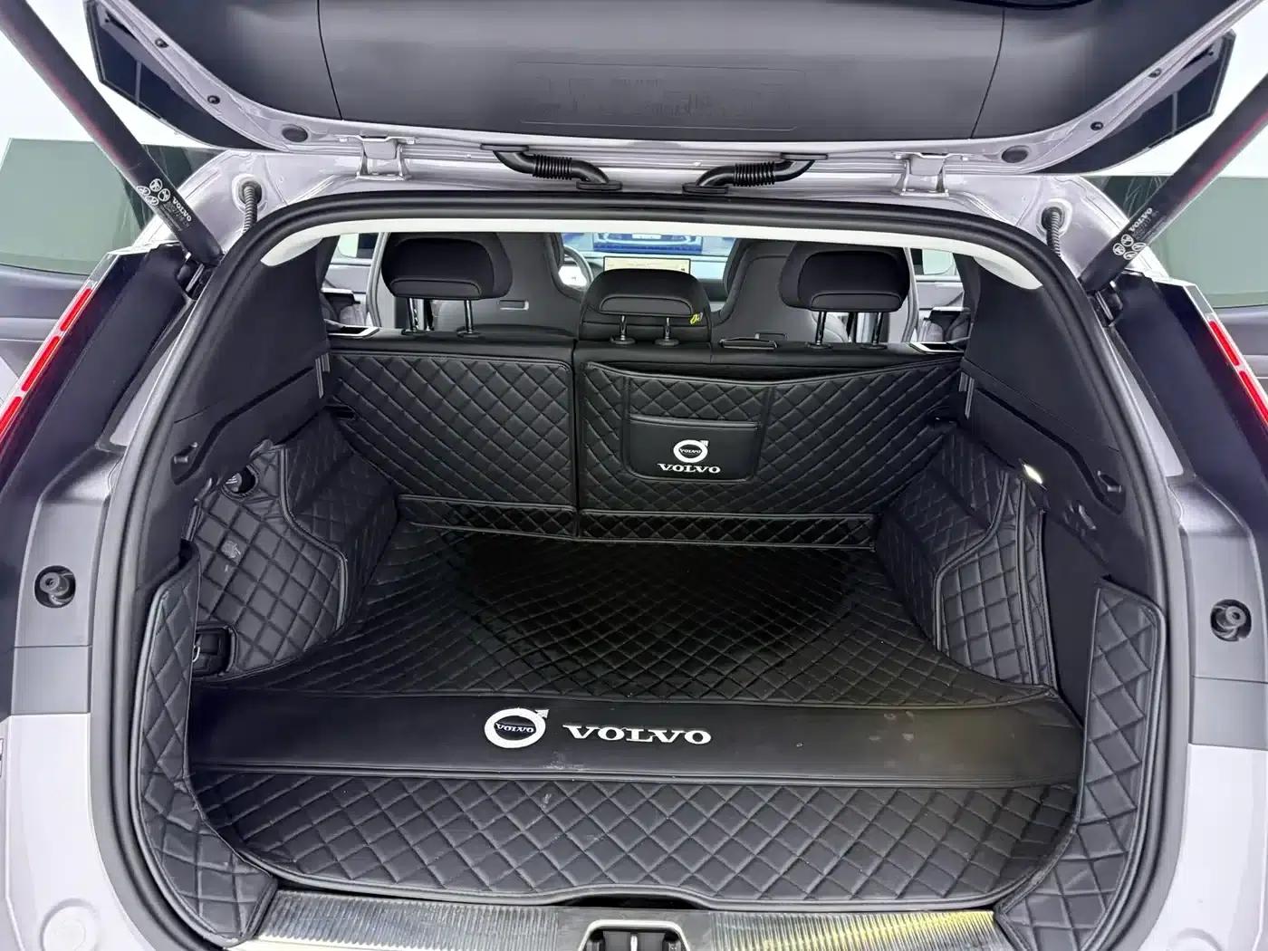 2026 Volvo XC70 Plug-in Hybrid, All-Wheel Drive, Extended Range Plus — миниатюра 8
