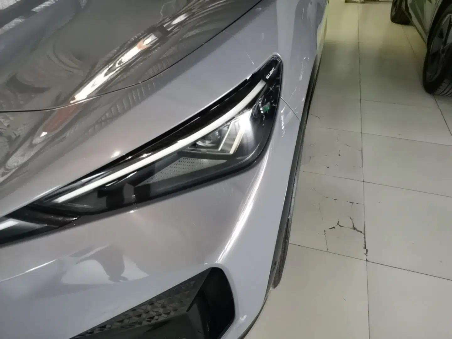 Volkswagen ID.UNYX 2024 Pro Long-Range Version — миниатюра 8