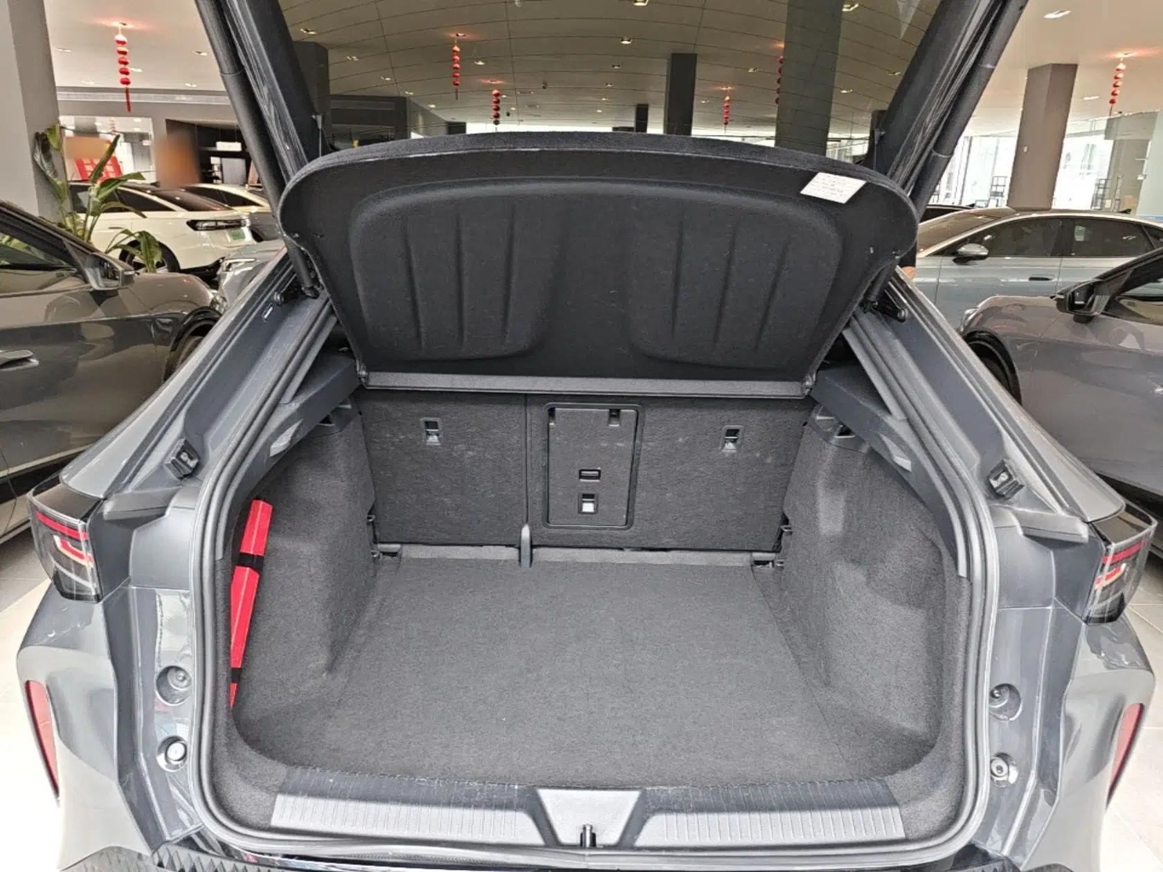 Volkswagen ID.UNYX 2024 Ultra Long-Range Version — миниатюра 22