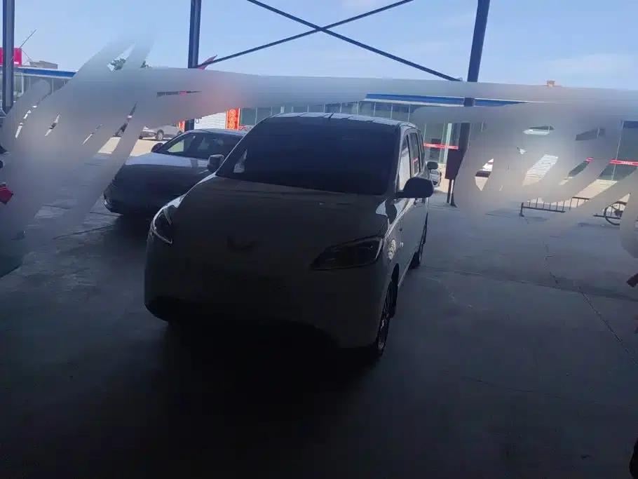 Wuling Hongguang New Energy 2025 Range-Extended Hybrid 50km Comfort Model — миниатюра 1