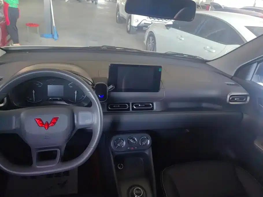Wuling Hongguang New Energy 2025 Range-Extended Hybrid 50km Comfort Model — миниатюра 13