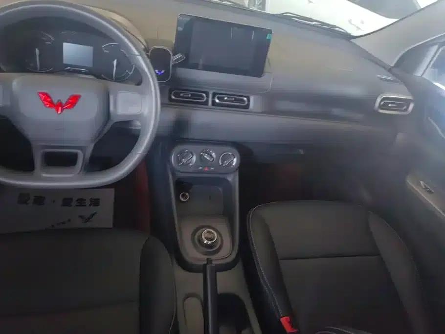 Wuling Hongguang New Energy 2025 Range-Extended Hybrid 50km Comfort Model — миниатюра 16