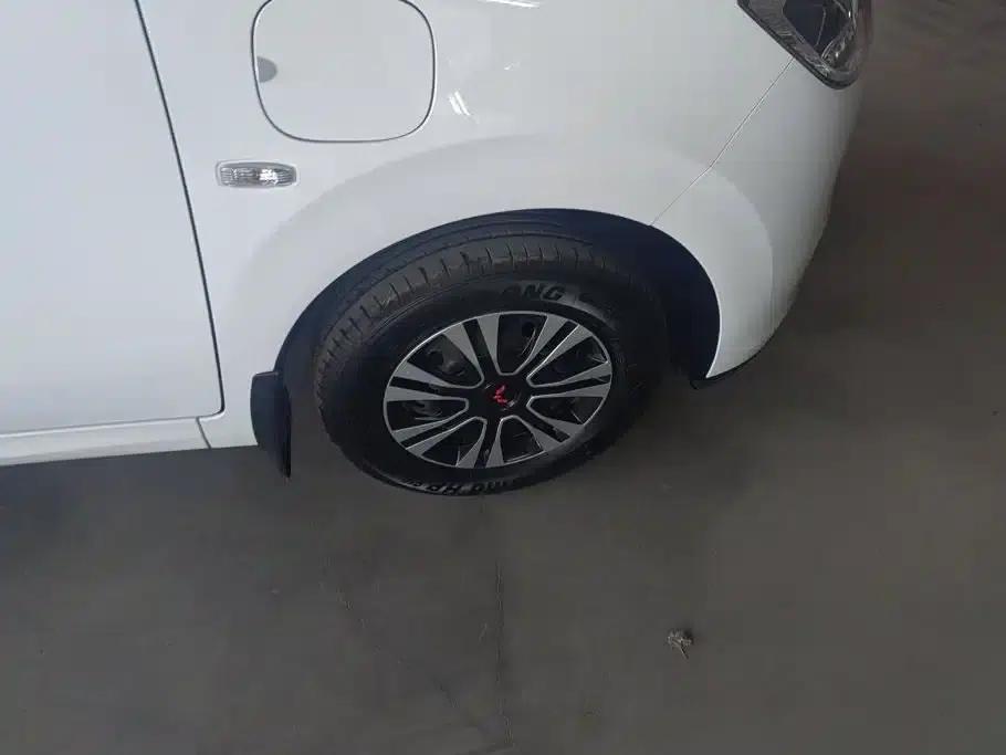 Wuling Hongguang New Energy 2025 Range-Extended Hybrid 50km Comfort Model — миниатюра 6
