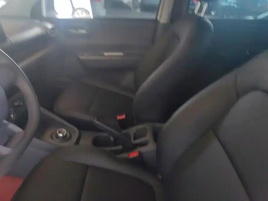 Wuling Hongguang New Energy 2025 Range-Extended Hybrid 50km Comfort Model — миниатюра 9