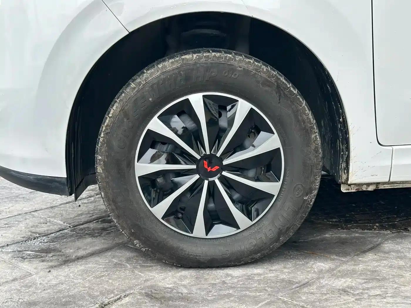Wuling Hongguang New Energy 2024 Pure Electric Version 300KM Standard Edition — миниатюра 14