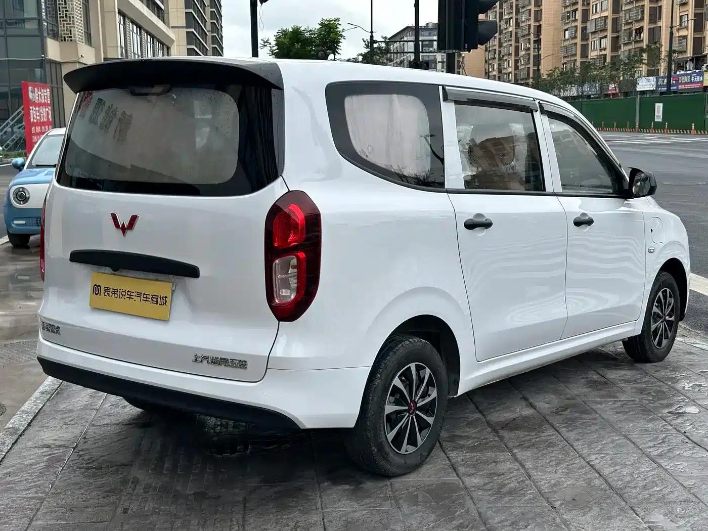 Wuling Hongguang New Energy 2024 Pure Electric Version 300KM Standard Edition — миниатюра 4