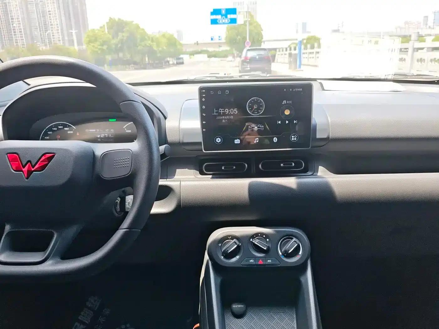 Wuling Hongguang New Energy 2024 Pure Electric Version 300KM Standard Edition — миниатюра 14